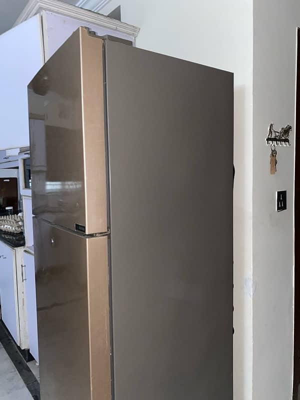 haier golden refrigerator in excellent condition 6