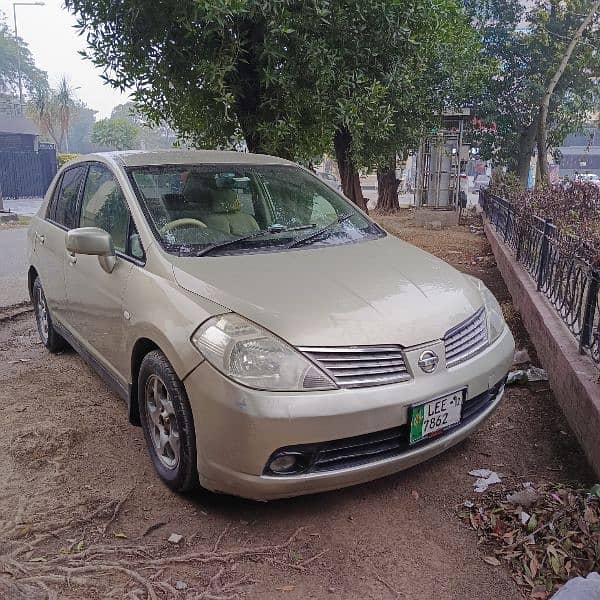 Nissan Tiida 2012 2