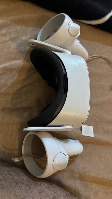 Oculus Meta Quest 2 5