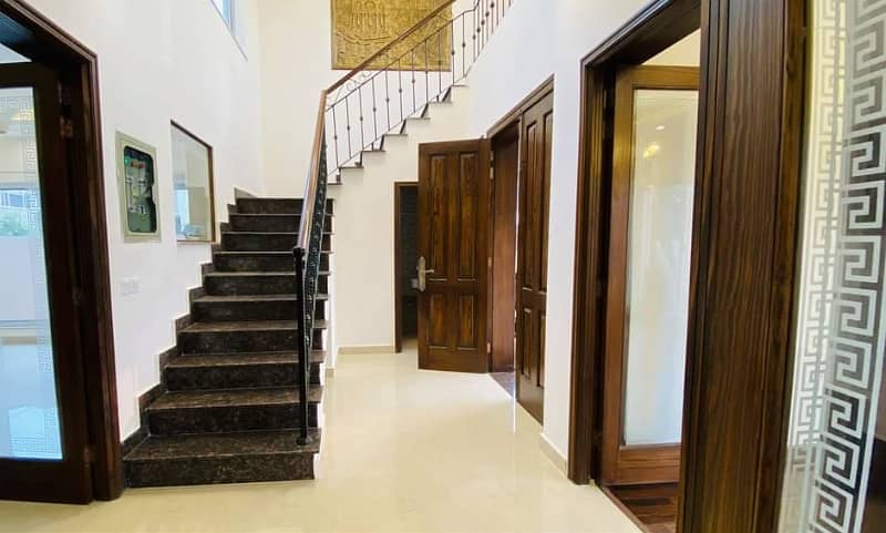 10 Marla Luxury House at low price for RENT PHASE 6 PRIME LOCATED 12