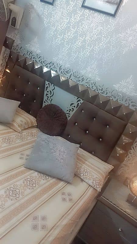 complete 4 pcs bedset in good condition 8