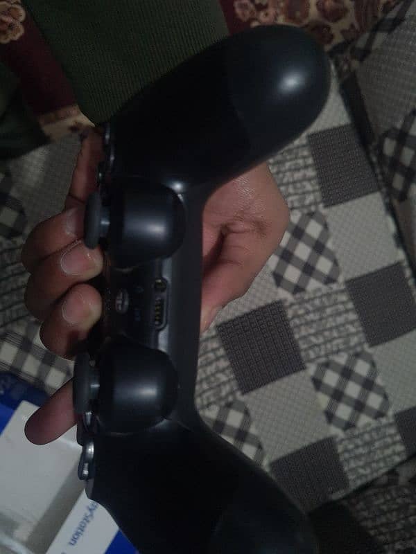 PS4 Controller 1