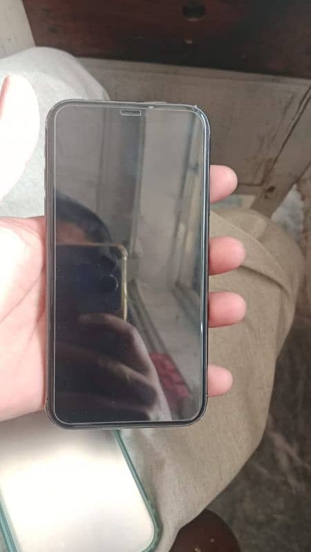 iphone 11 64/gb black colour 1