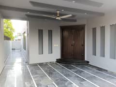 4 Beds 10 Marla House For Sale In Ex Air Avenue DHA Phase 8 Airport Road Lahore.