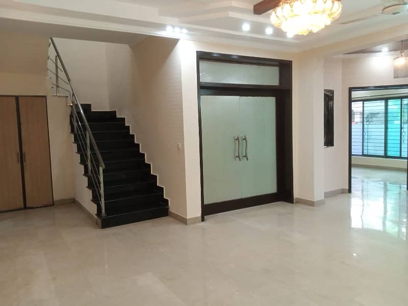 4 Beds 10 Marla House For Sale In Ex Air Avenue DHA Phase 8 Airport Road Lahore. 3