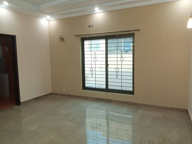 4 Beds 10 Marla House For Sale In Ex Air Avenue DHA Phase 8 Airport Road Lahore. 4