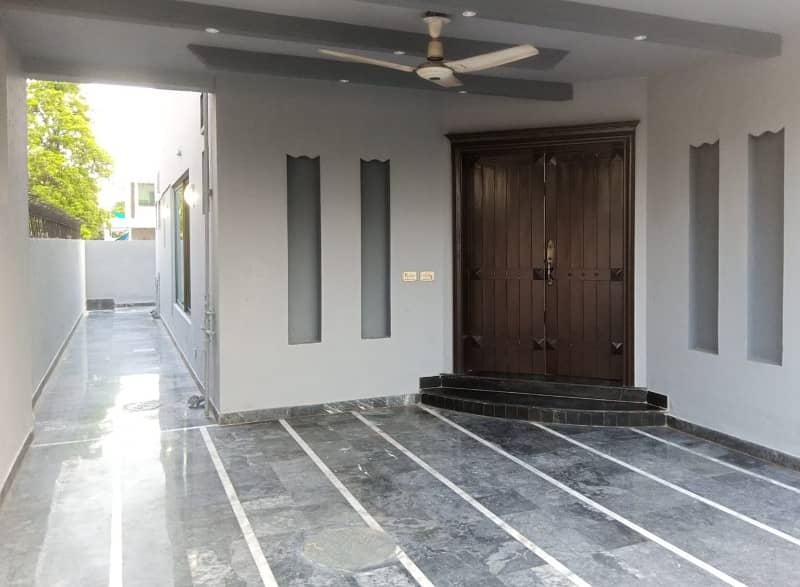 4 Beds 10 Marla House For Sale In Ex Air Avenue DHA Phase 8 Airport Road Lahore. 7