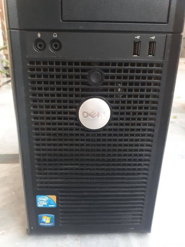 Dell Tower Core 2 Quad, 6 GB Ram, 160 Sata 0