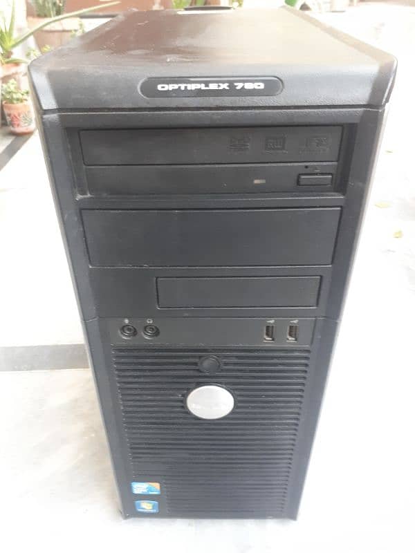 Dell Tower Core 2 Quad, 6 GB Ram, 160 Sata 1