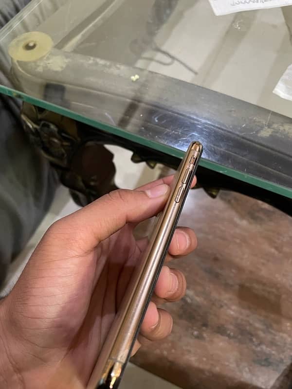 IPhone XS Non PTA 4