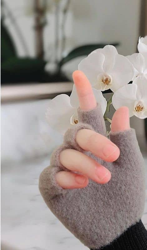 Beautiful Finger Less Gloves 1