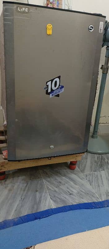 Pel refrigerator just like new few month used 1