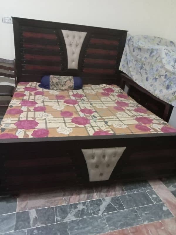 Bed Set selling 4