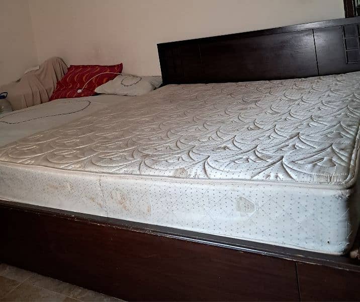 king Size Used Bed With Spring Matress 2