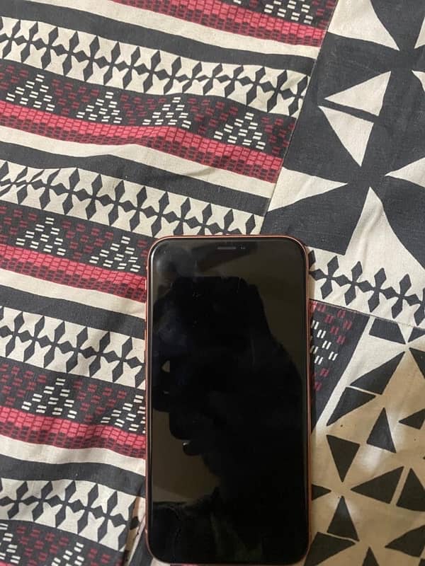 iphone xr urgent sell 4