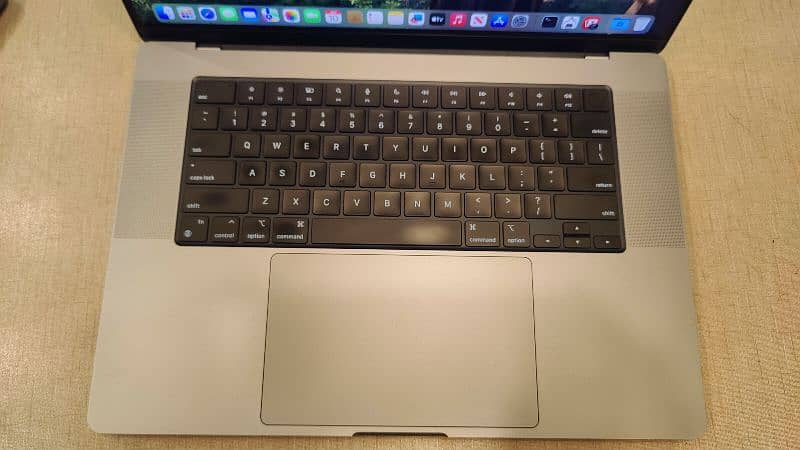 MacBook Pro M1 Max 32/512 16" 10