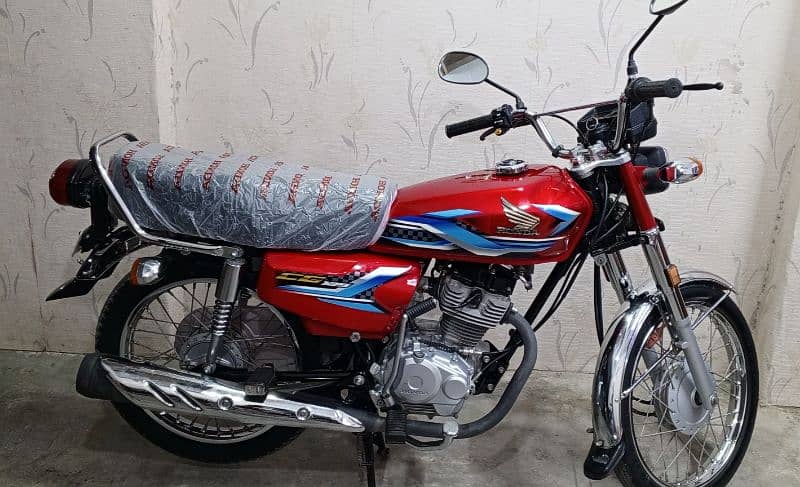 Honda CG 125 2024 First owner Karachi num 03100206928 2