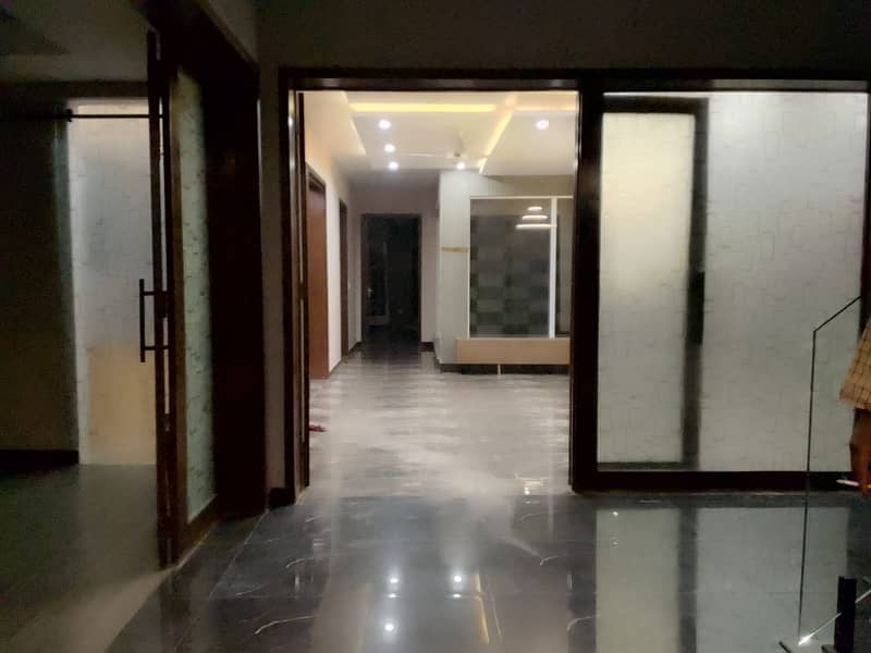 1 KANAL SLIGHTLY USED HOUSE FOR RENT IN DHA PHASE 7 PRIME LOCATED 5