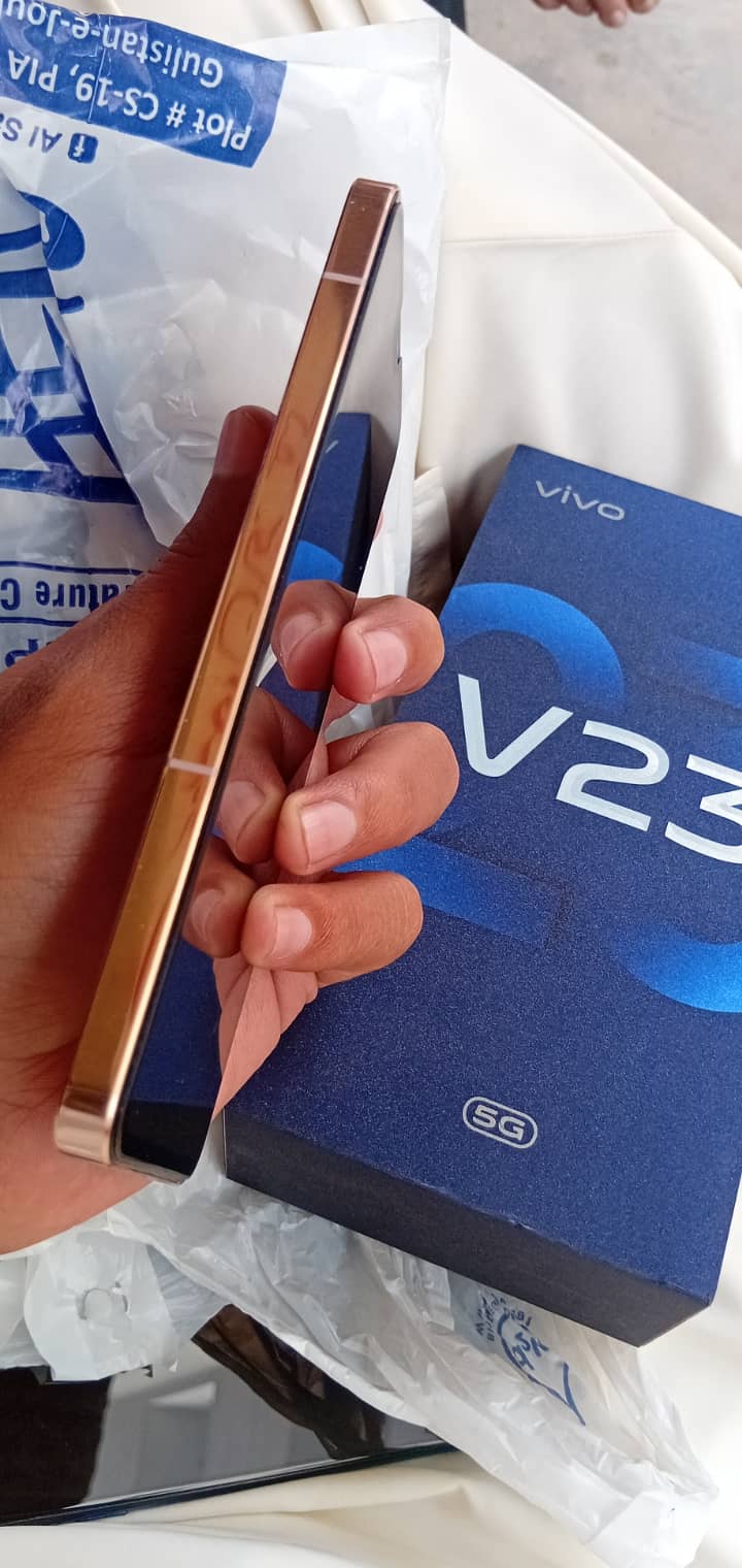 Vivo V23 5g  12+8/256 Gb with box and genuine charger 9