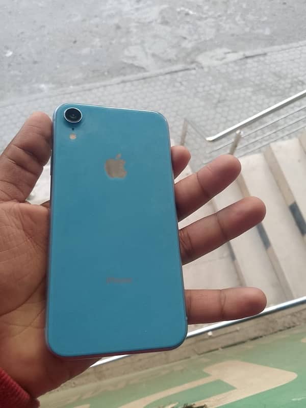 IPhone XR 4