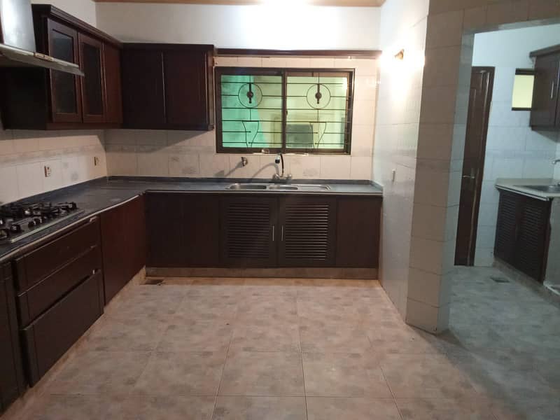 1 Kanal Lower Portion With Separate Gate Available for Rent in GG Block DHA Phase 4 Lahore 3