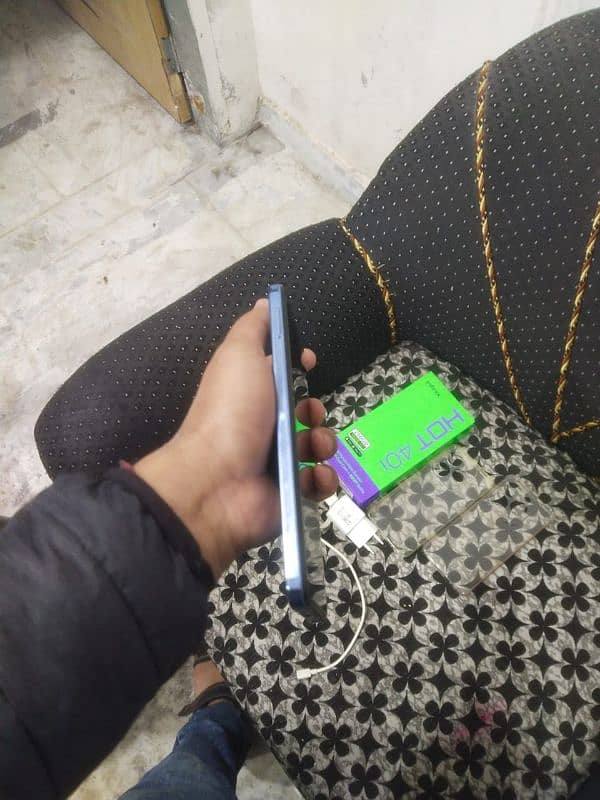 Infinix Hot 40i 6