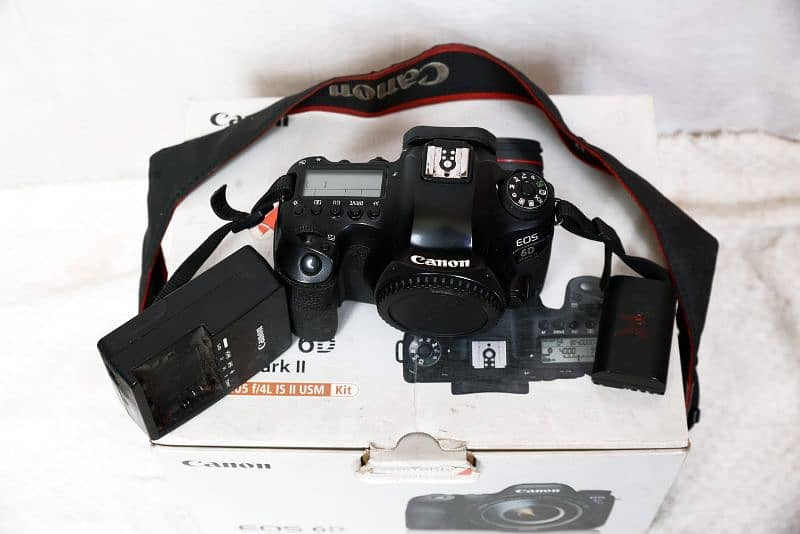 6D Mark II Body 8