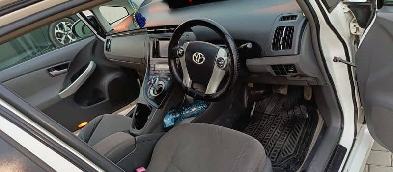 Toyota Prius 2014 10