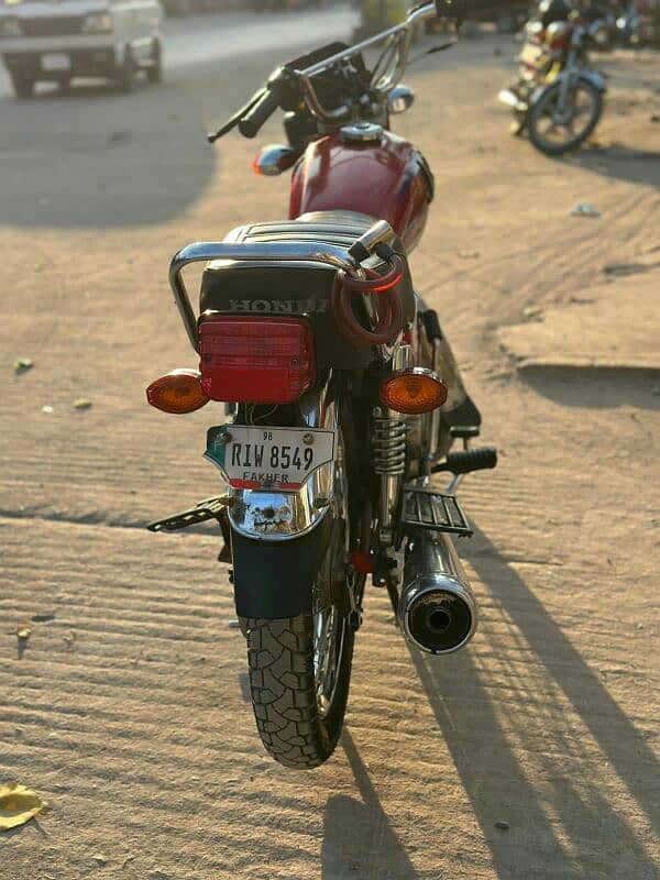 Honda CG 125 8