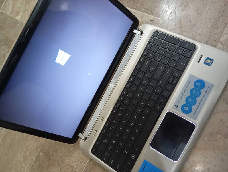 Hp Pavilion dv6 core i7, (2ND generation)08gb,500gb 8