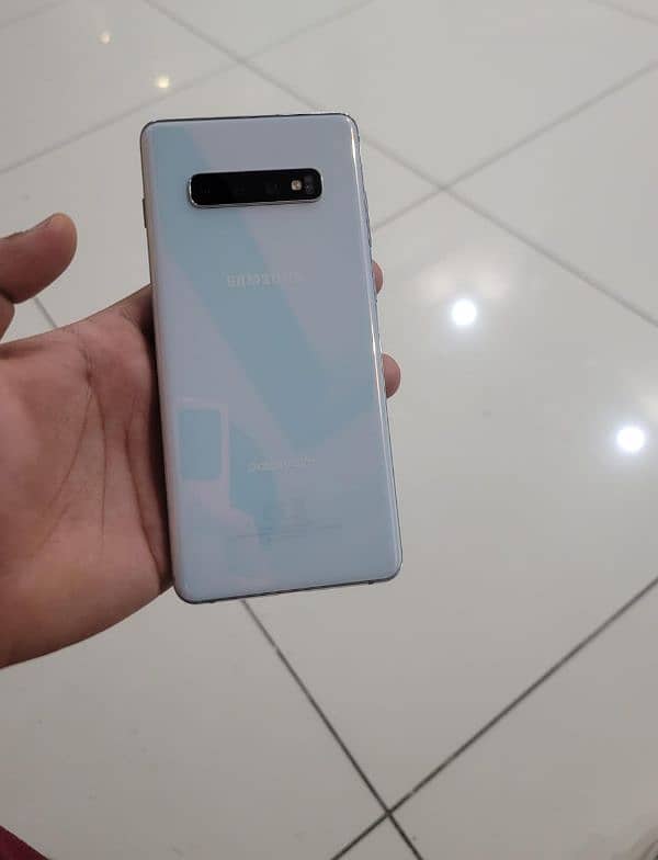 samsung s10 plus 8/128 dual sim approved 10/10 condition 0