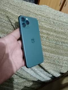 iPhone 11 Pro max  64gb factory unlock just back minor break