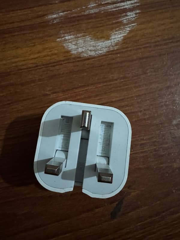 iphone original charger imported from dubai with box available 5