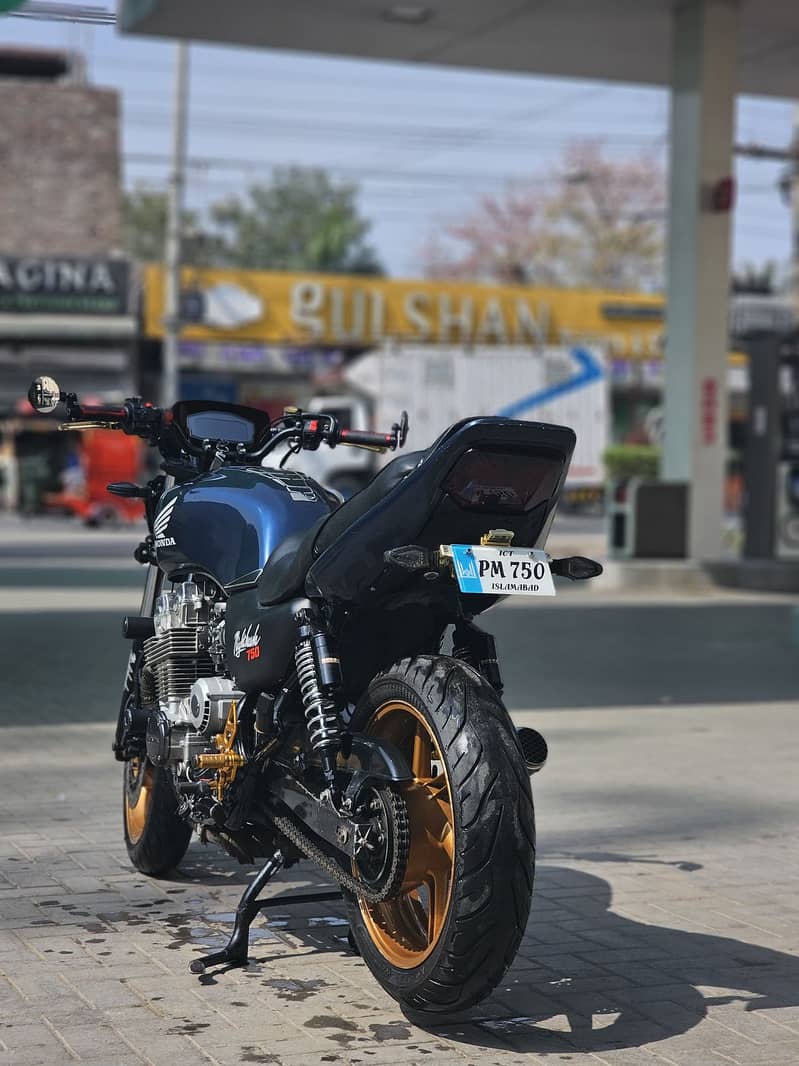 Honda CB 750. Custom Paid Japanese Bike 5