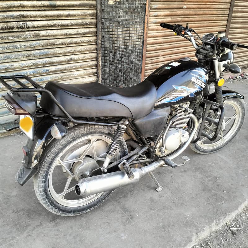 Suzuki GS 150 SE 2021 2