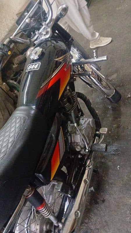 Honda 125 good condition restore black colour 1