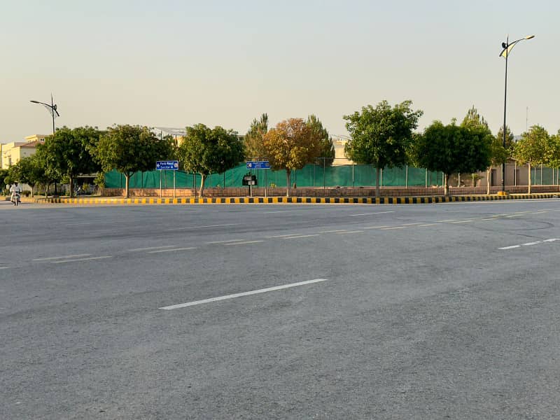 Bahria Enclave Sector C Avenue Commercial Plot Available In Main Boulevard. 2