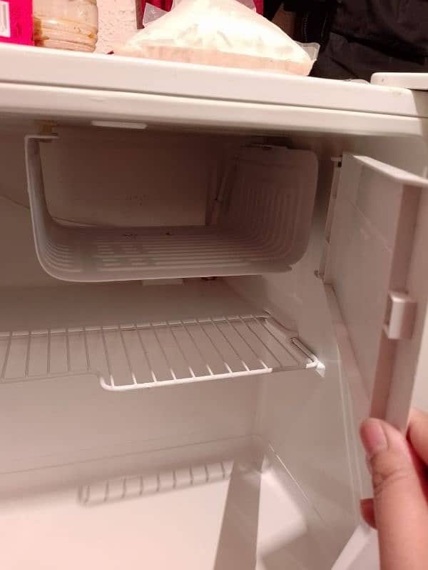 Haier Room Fridge 6