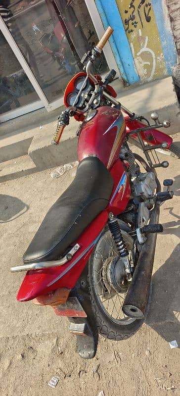 Honda 2006 Model Red Coulur 6