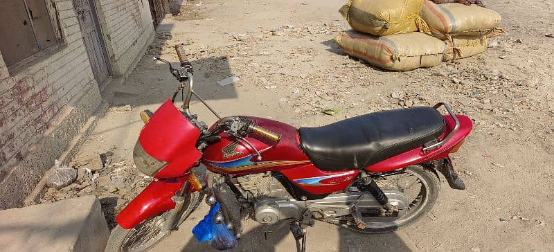 Honda 2006 Model Red Coulur 7