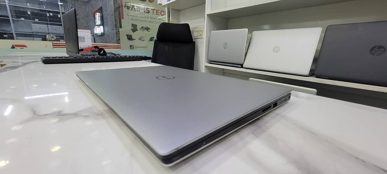 Dell XPS 9550 4