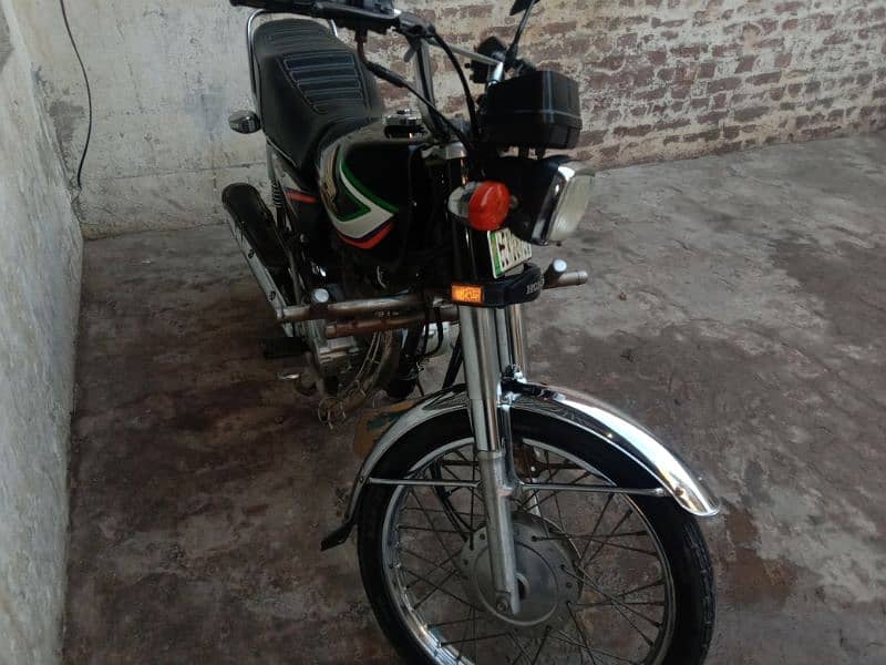 Honda 125 CG in its original condition, the engine is not even open 4