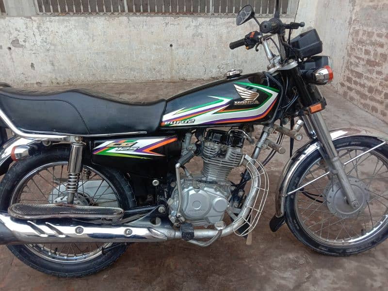 Honda 125 CG in its original condition, the engine is not even open 9