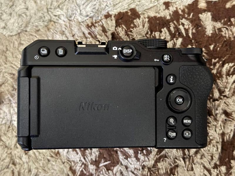 Nikon Z30 with full box 3