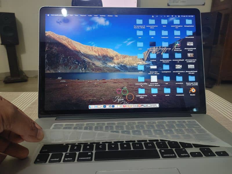 MacBook Pro 2015 mid i7 15.4 Retina display 1