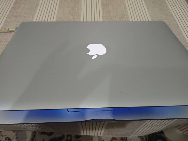 MacBook Pro 2015 mid i7 15.4 Retina display 2