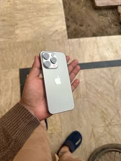 Iphone 15 pro 128 gb natural titanium Non PTA