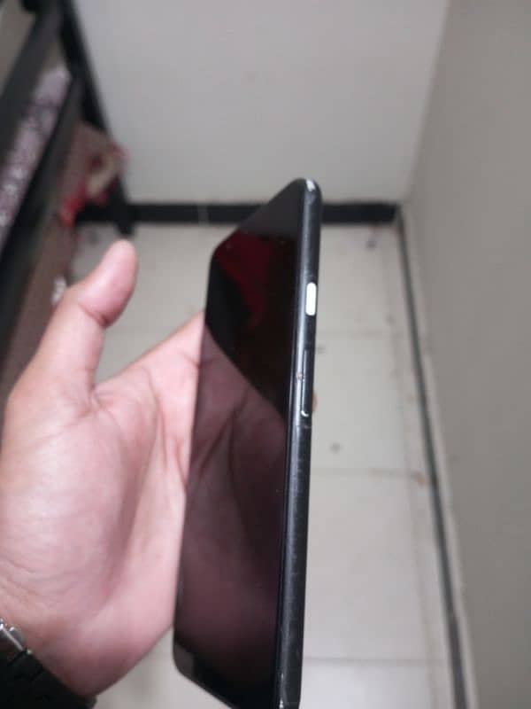 Google Pixel 4 XL - 8/10 Condition - Amazing Deal at 34,999 PKR. 5