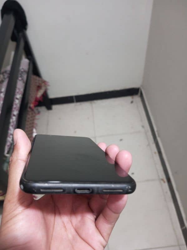 Google Pixel 4 XL - 8/10 Condition - Amazing Deal at 34,999 PKR. 6