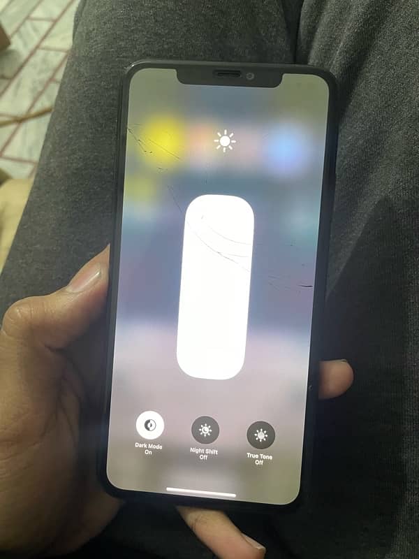 iphone 11 pro max 4